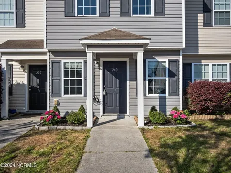200 Lanieve Court Hubert NC 28539