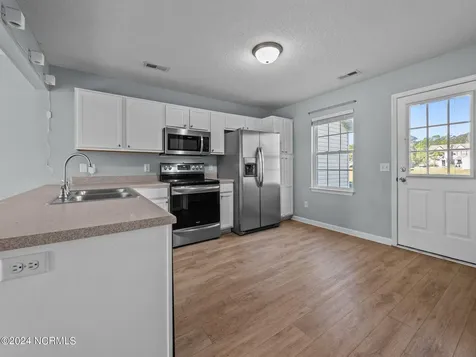 200 Lanieve Court Hubert NC 28539