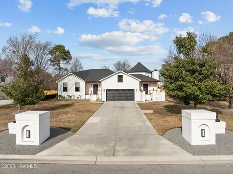 1224 Williamsburg Court Wilmington NC 28411