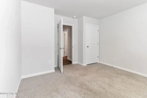1119 King Eider Way Winnabow NC 28479