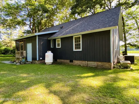 744 Mrs Tates Road Whiteville NC 28472