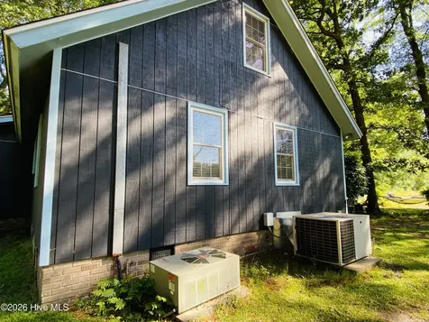 744 Mrs Tates Road Whiteville NC 28472