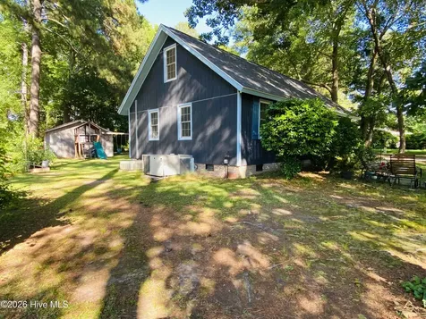 744 Mrs Tates Road Whiteville NC 28472