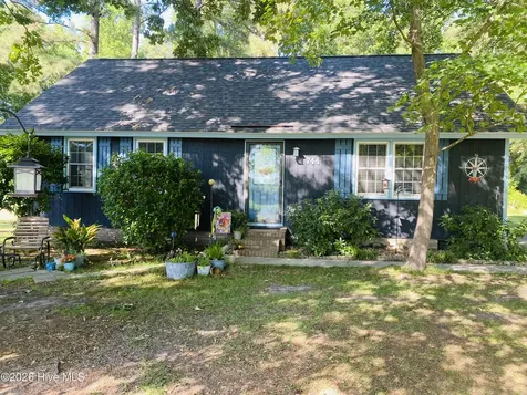 744 Mrs Tates Road Whiteville NC 28472