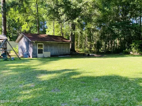 744 Mrs Tates Road Whiteville NC 28472
