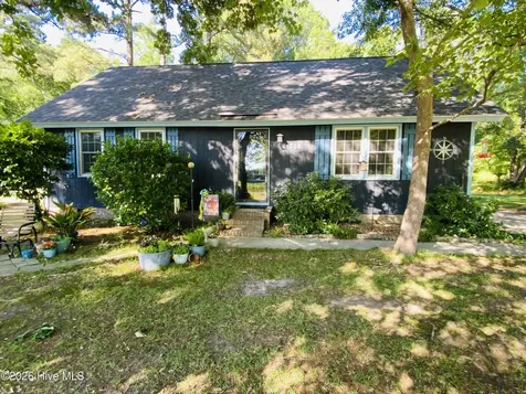 744 Mrs Tates Road Whiteville NC 28472