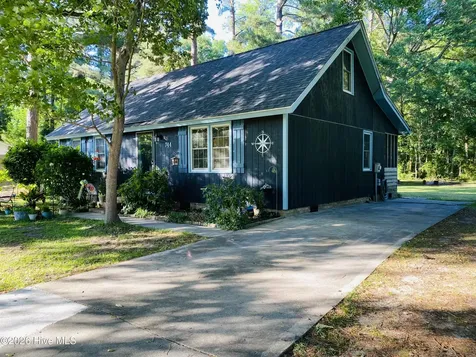 744 Mrs Tates Road Whiteville NC 28472