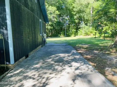 744 Mrs Tates Road Whiteville NC 28472