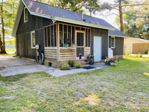 744 Mrs Tates Road Whiteville NC 28472