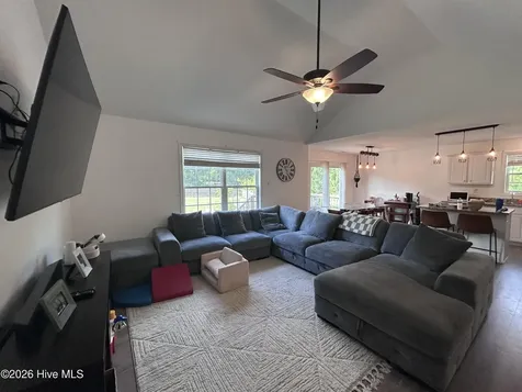 308 Prince William Drive Elizabeth City NC 27909
