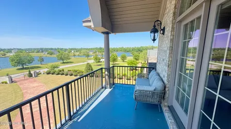 1223 Autumn Lakes Drive Grimesland NC 27837