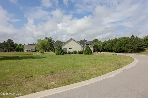 111 Firethorn Circle Wallace NC 28466