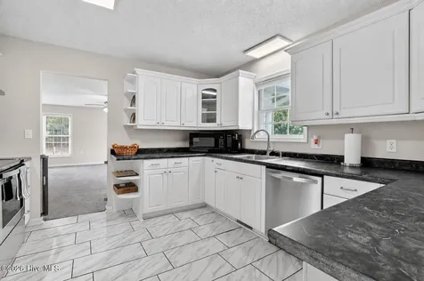 153 Giddens Street Newton Grove NC 28366