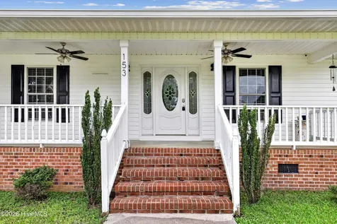 153 Giddens Street Newton Grove NC 28366