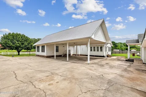 153 Giddens Street Newton Grove NC 28366