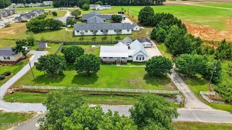 153 Giddens Street Newton Grove NC 28366