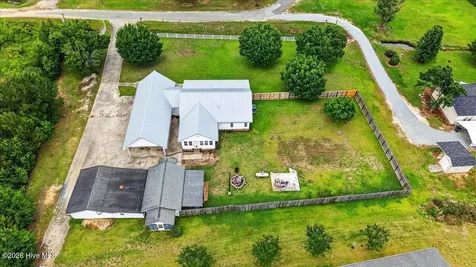 153 Giddens Street Newton Grove NC 28366