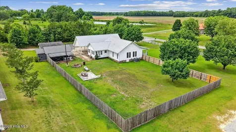 153 Giddens Street Newton Grove NC 28366