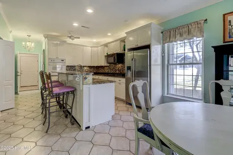 613 Clarendon Avenue Carolina Beach NC 28428