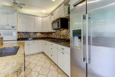 613 Clarendon Avenue Carolina Beach NC 28428