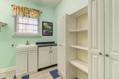 613 Clarendon Avenue Carolina Beach NC 28428
