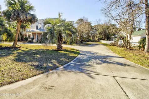 613 Clarendon Avenue Carolina Beach NC 28428
