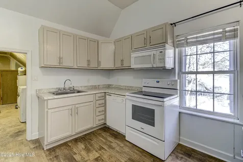 613 Clarendon Avenue Carolina Beach NC 28428