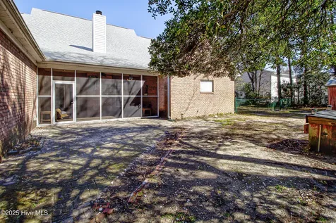 613 Clarendon Avenue Carolina Beach NC 28428