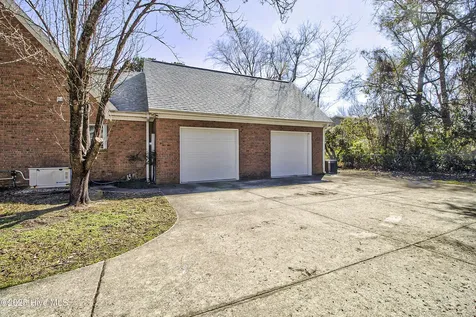 613 Clarendon Avenue Carolina Beach NC 28428