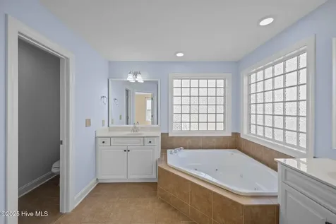 201 Quincy Court New Bern NC 28560