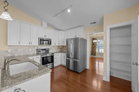 201 Quincy Court New Bern NC 28560