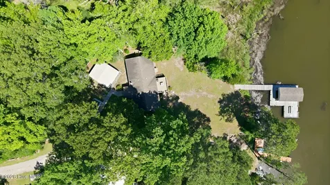 1045 River Road Blounts Creek NC 27814