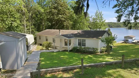 1045 River Road Blounts Creek NC 27814