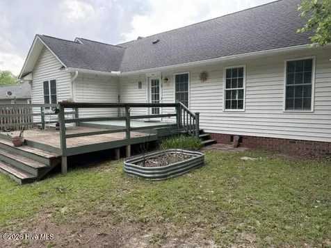 56 Pirate Cove Road Washington NC 27889