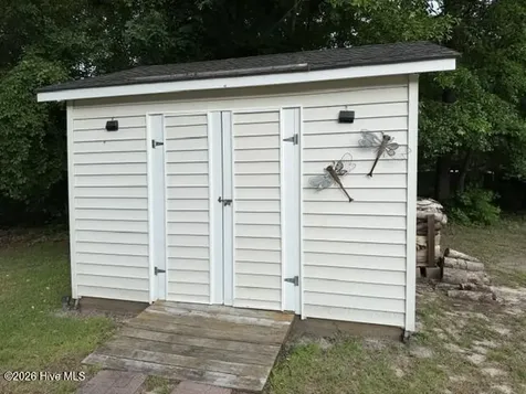56 Pirate Cove Road Washington NC 27889