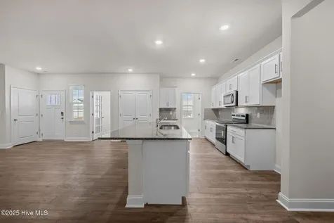 253 Lake Tyler Drive New Bern NC 28560