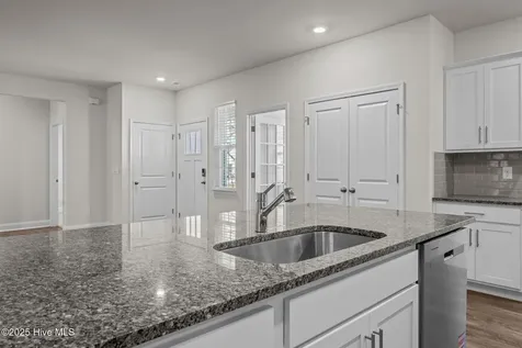 253 Lake Tyler Drive New Bern NC 28560