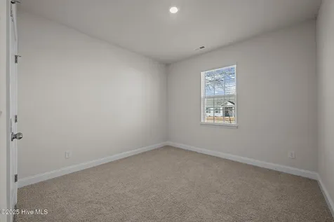 253 Lake Tyler Drive New Bern NC 28560