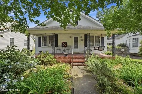 806 Maple Street Elizabeth City NC 27909
