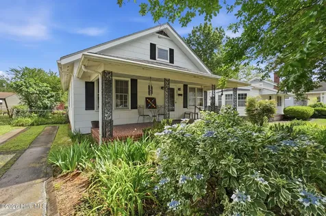 806 Maple Street Elizabeth City NC 27909
