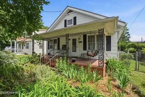 806 Maple Street Elizabeth City NC 27909
