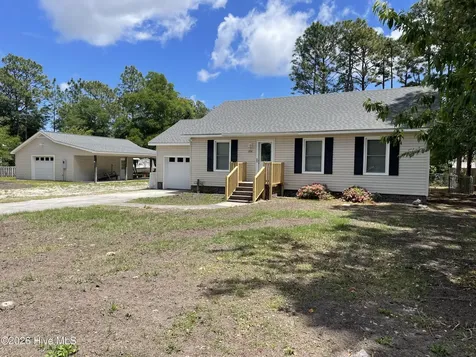 1136 Long Leaf Road Southport NC 28461