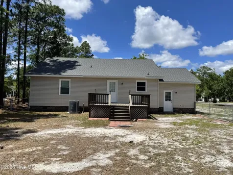 1136 Long Leaf Road Southport NC 28461