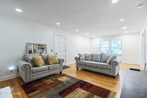 810 Bragg Drive Wilmington NC 28409