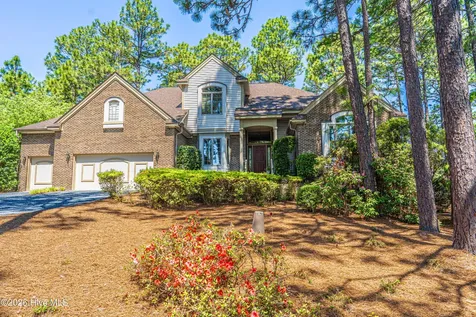 11 Squires Lane Pinehurst NC 28374