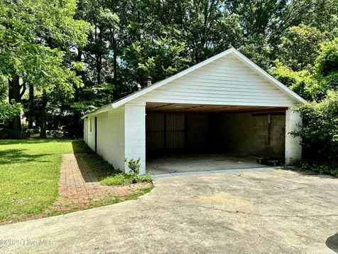 3549 N Main Street Farmville NC 27828