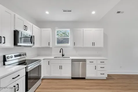 302 Pine Court Hampstead NC 28443