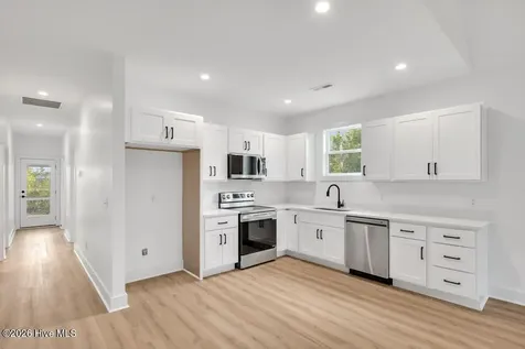 302 Pine Court Hampstead NC 28443