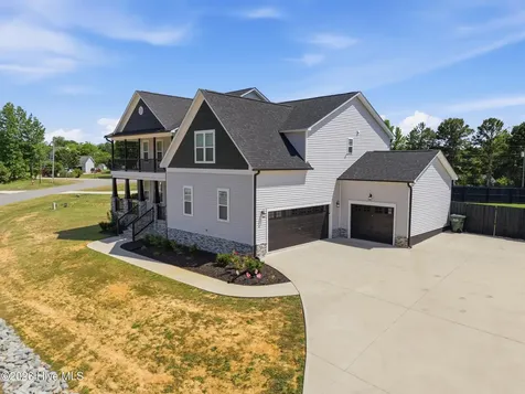 69 Red Rocks Circle Benson NC 27504