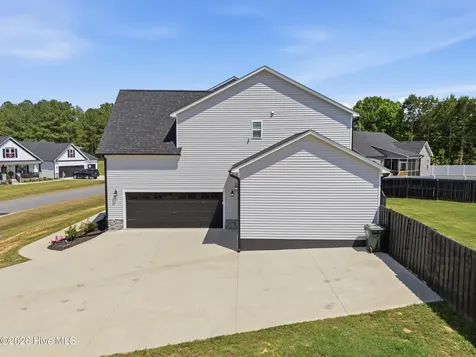 69 Red Rocks Circle Benson NC 27504